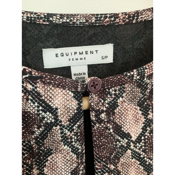 Equipment Bonnie Shift Dress Sz S Snake Skin Print Keyhole Neckline Long Sleeve - Picture 3 of 10